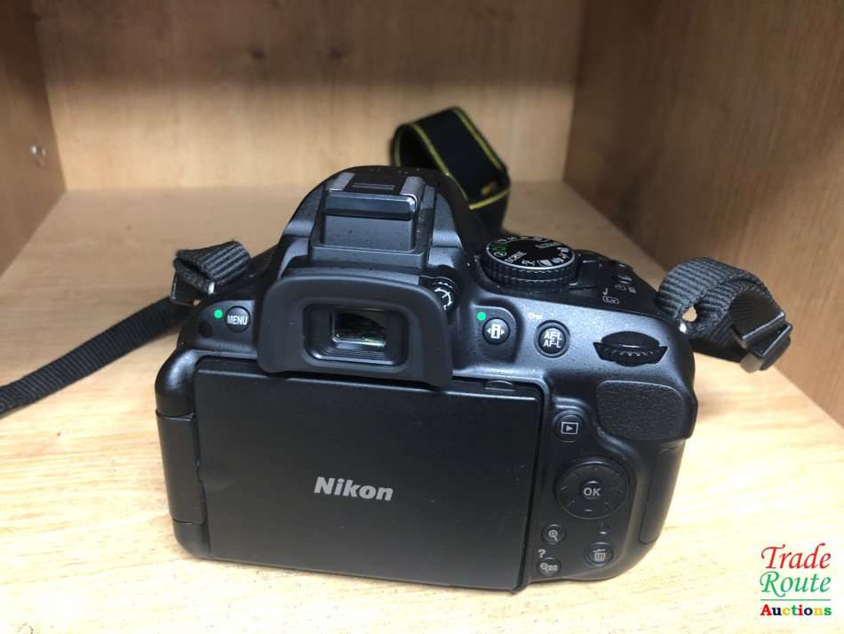 [ 24.1 MEGAPIXELS ] NIKON D5200 DSLR CAMERA +  18-55MM NIKKOR LENS PROFESSIONAL KIT