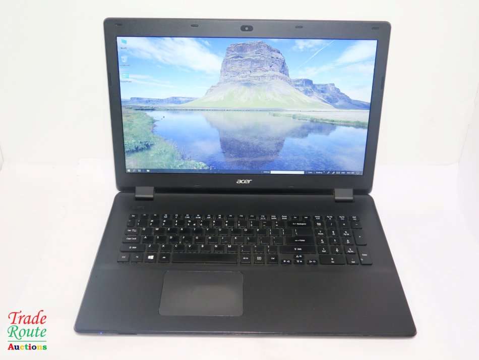 ACER ASPIRE ES1-731 17.3 inch Laptop ** Huge Laptop