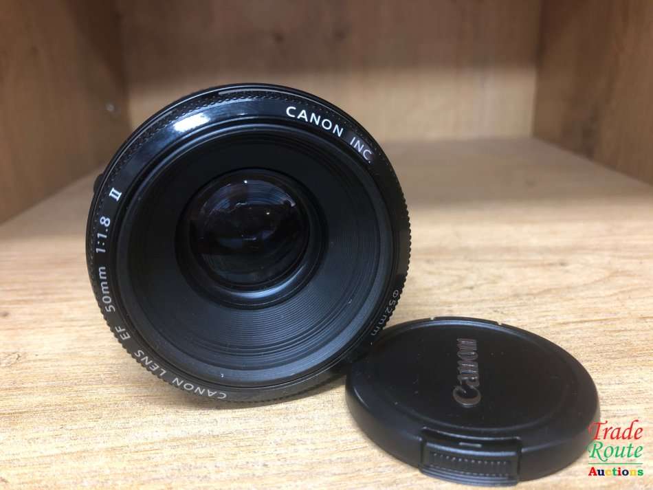 Canon EF 50mm f/1.8 II Lens - Fits Canon Cameras
