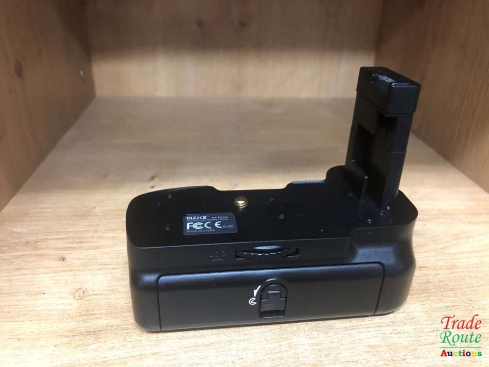 Meike MK-D5100 Professional Vertical Battery Grip for Nikon D5100 Camera