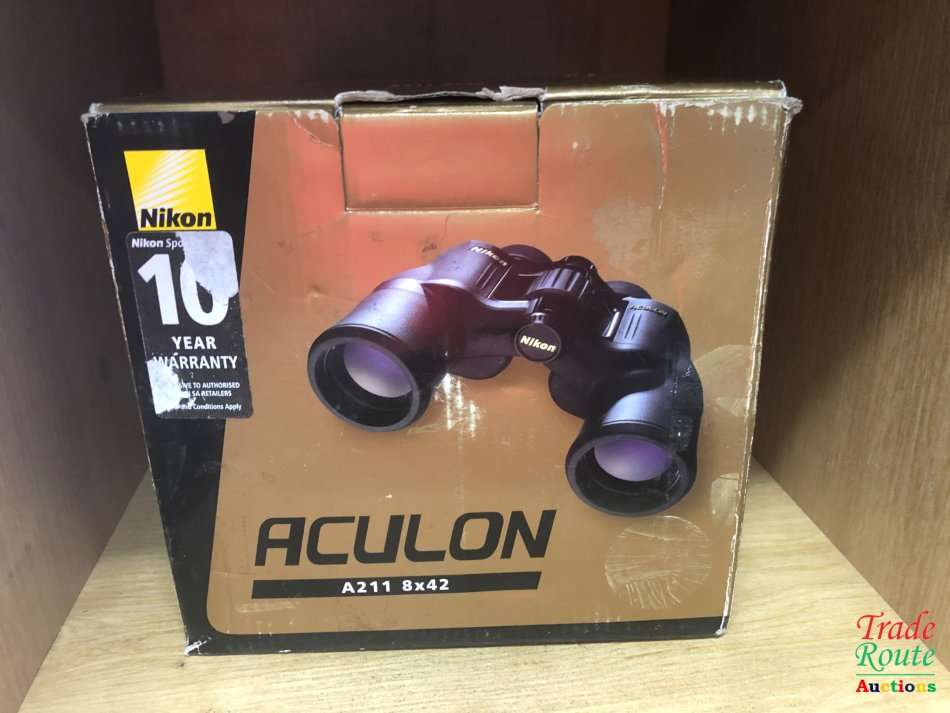 NIKON ACULON A211 BINOCULAR - 8X42 - BRAND NEW NEVER USED