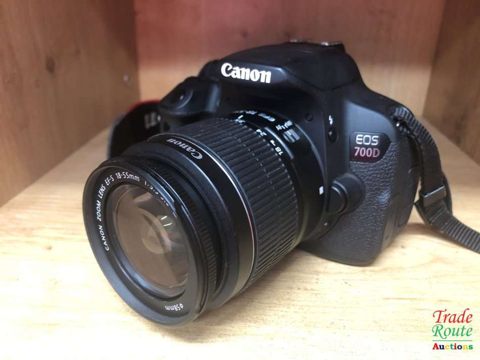 Canon EOS 700D DIGITAL SLR CAMERA KIT WITH 18-55MM iii LENS | 18.0 MP FULL HD