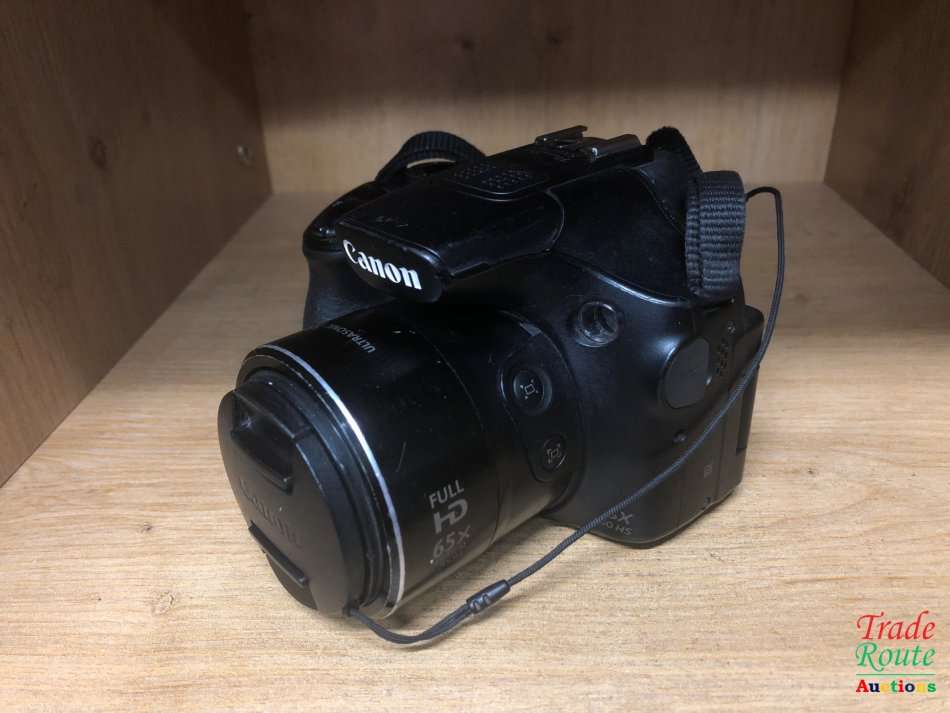 Canon Powershot SX60 HS 16.1MP Digital Camera 65x Optical Zoom Lens 3-inch LCD Tilt Screen (Black)