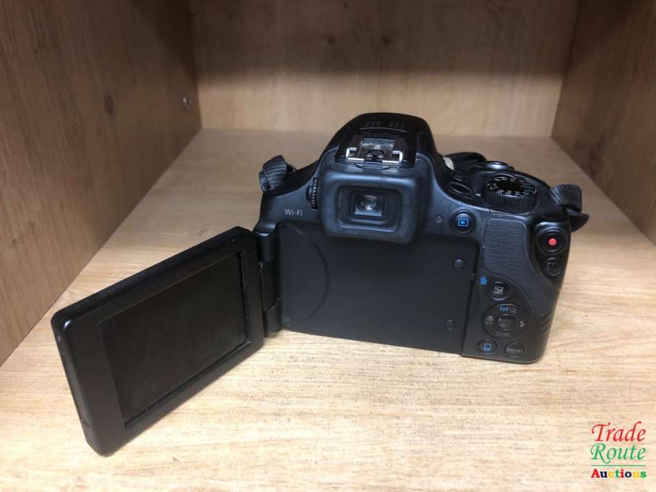 Canon Powershot SX60 HS 16.1MP Digital Camera 65x Optical Zoom Lens 3-inch LCD Tilt Screen (Black)