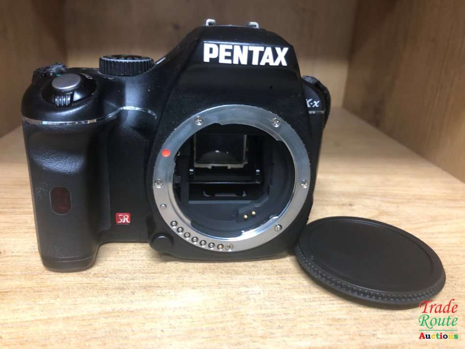 Pentax K-x Digital SLR Camera BODY only with 2.7-inch LCD