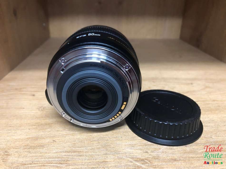 Canon EF-S 60mm f/2.8 USM Lens for Canon DSLR CAMERAS