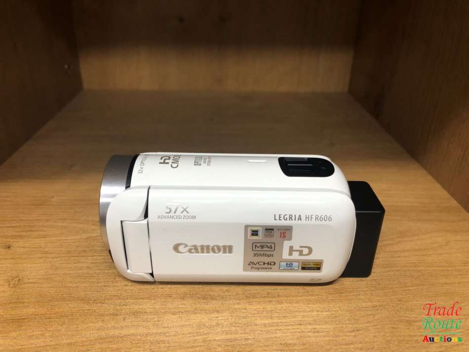 Canon LEGRIA HF R606 Camcorder - High Definition - 3.28Mp 32x optical zoom
