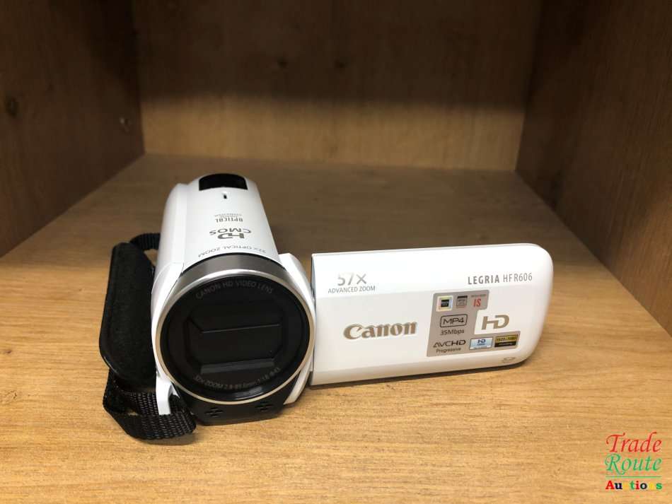 Canon LEGRIA HF R606 Camcorder - High Definition - 3.28Mp 32x optical zoom