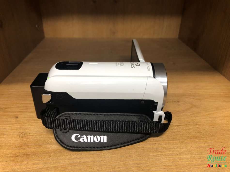 Canon LEGRIA HF R606 Camcorder - High Definition - 3.28Mp 32x optical zoom