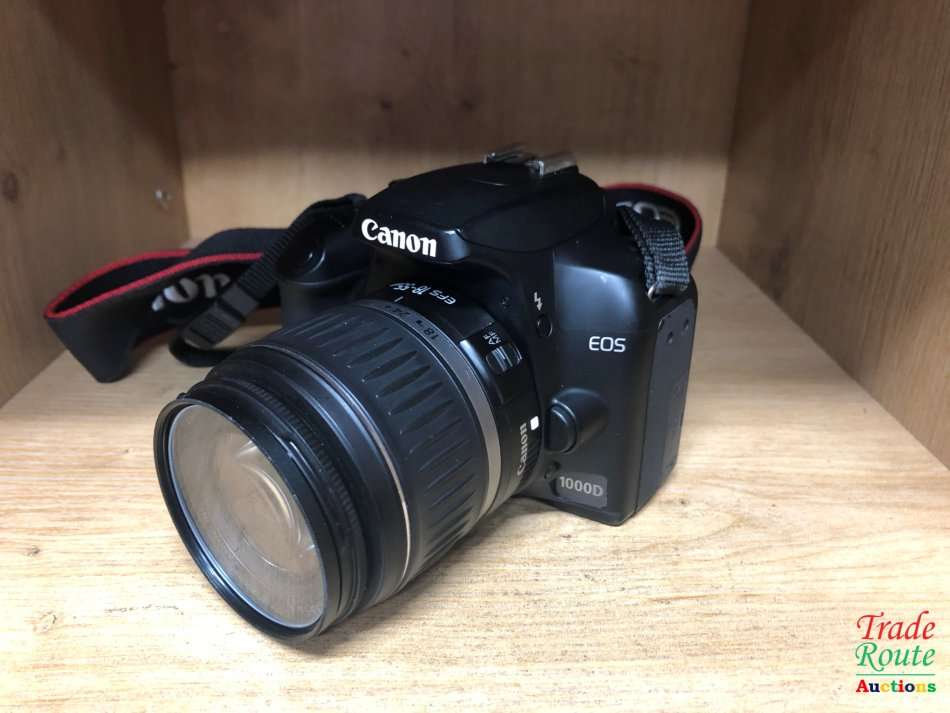 Canon EOS 1000D Digital SLR camera plus Canon 18-55mm Lens Professional KIT