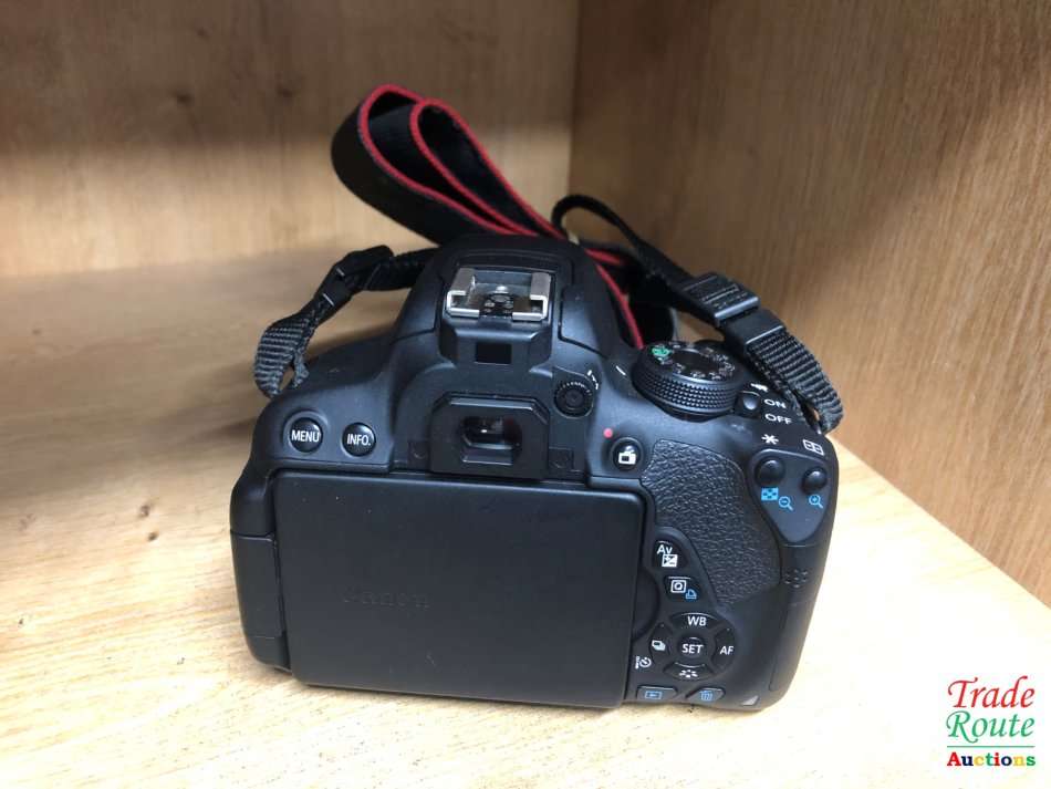 Canon EOS 700D DIGITAL SLR CAMERA KIT WITH 18-55MM IS STM LENS