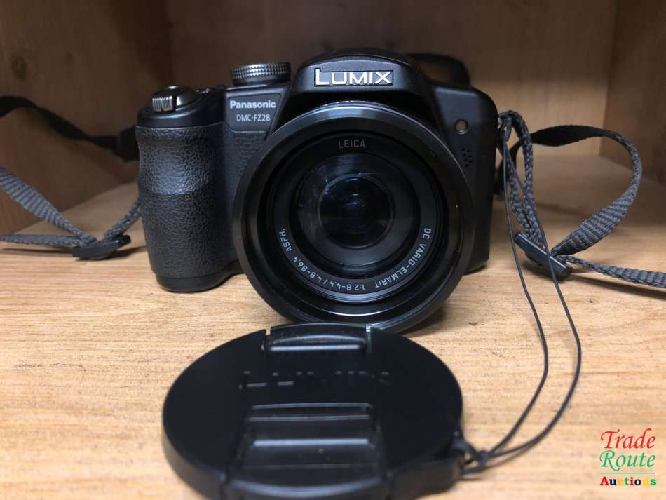 Panasonic Lumix DMC-FZ28 Digital Camera - LEICA Lens