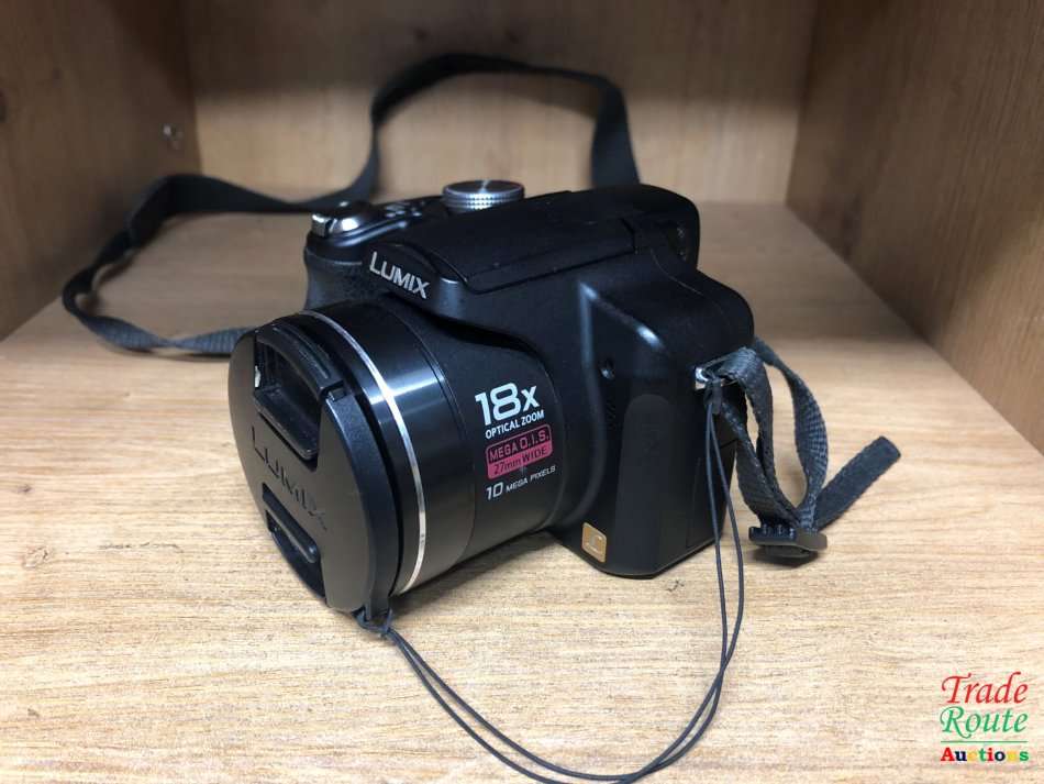 Panasonic Lumix DMC-FZ28 Digital Camera - LEICA Lens