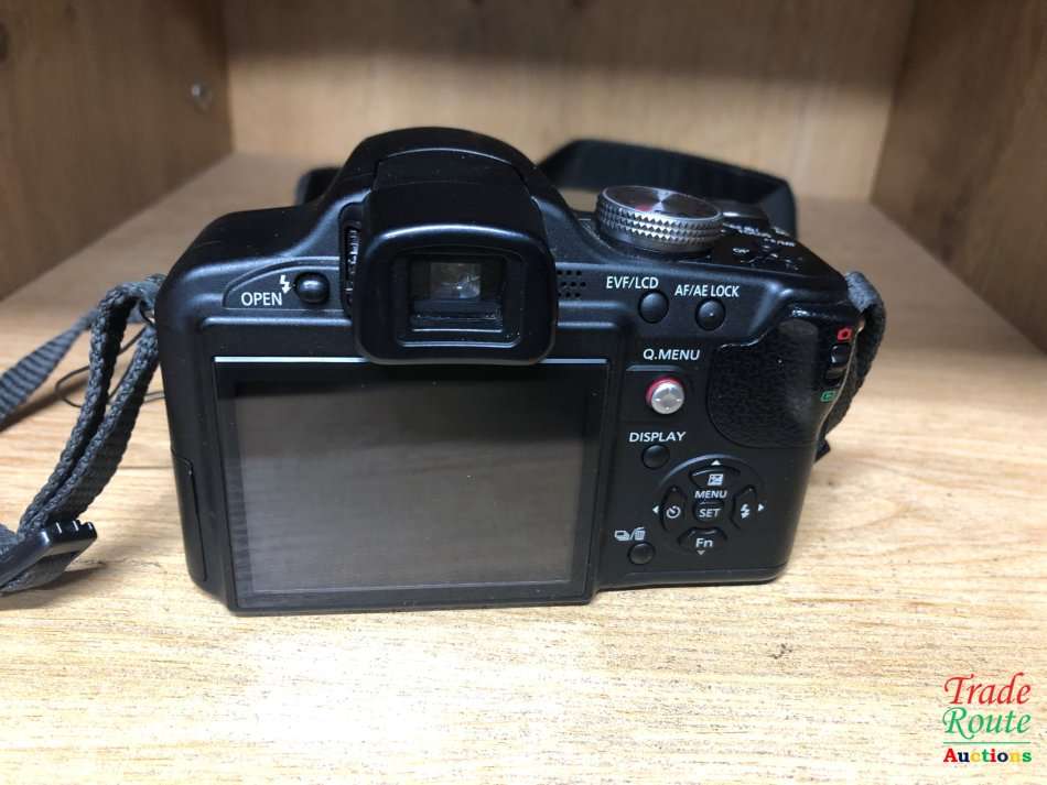 Panasonic Lumix DMC-FZ28 Digital Camera - LEICA Lens