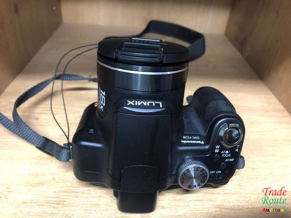 Panasonic Lumix DMC-FZ28 Digital Camera - LEICA Lens