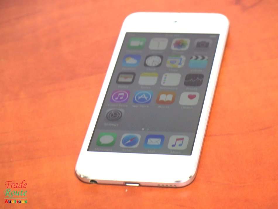 APPLE iPod Touch | MD721BT/A | 64GB SILVER | A1421 | 5TH GEN