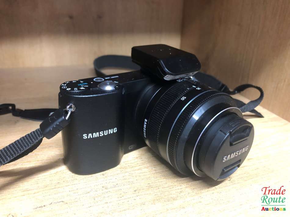 Samsung NX1100 20.3MP CMOS Smart | WiFi | FULL HD | Digital Camera + 20-50mm Lens