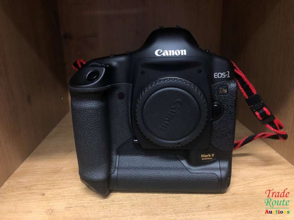 Canon EOS 1Ds Mark II 16.7MP Digital SLR Camera (Body Only) + 16GB CF CARD