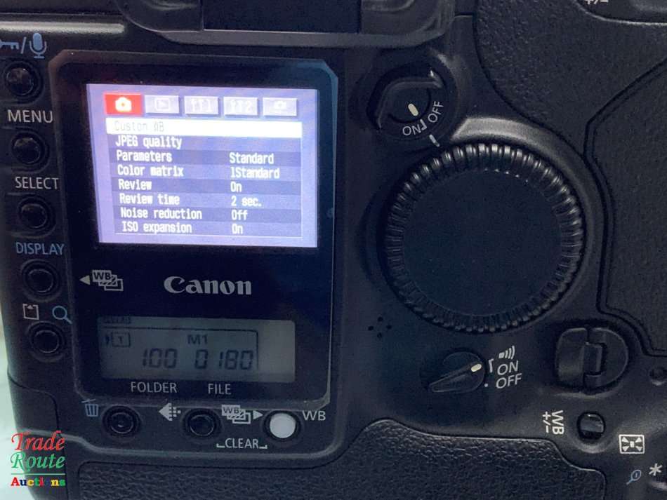 Canon EOS 1Ds Mark II 16.7MP Digital SLR Camera (Body Only) + 16GB CF CARD