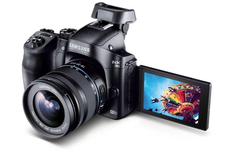 Samsung NX30 Digital Camera Kit (20.3MP, Digital IS + OIS) 3 inch AMOLED