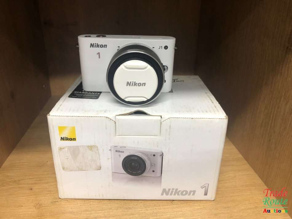 Nikon 1 J1 Mirrorless Digital Camera with 10-30mm VR Zoom Lens (White) - IN BOX