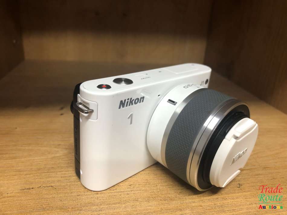 Nikon 1 J1 Mirrorless Digital Camera with 10-30mm VR Zoom Lens (White) - IN BOX