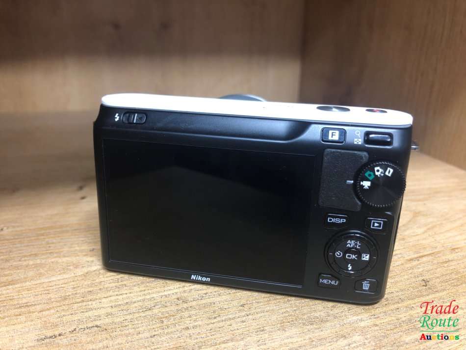 Nikon 1 J1 Mirrorless Digital Camera with 10-30mm VR Zoom Lens (White) - IN BOX