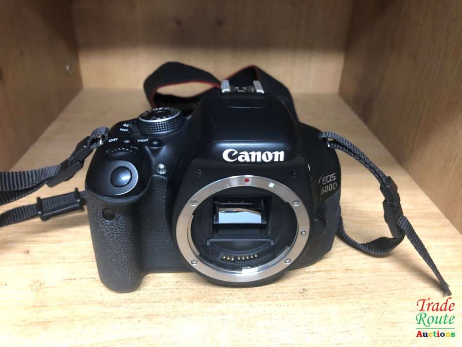 Canon EOS 600D Digital SLR CAMERA BODY ONLY - PROFESSIONAL [18 Megapixels]