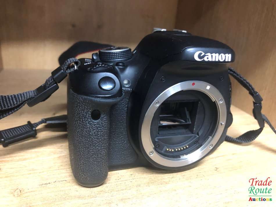 Canon EOS 600D Digital SLR CAMERA BODY ONLY - PROFESSIONAL [18 Megapixels]