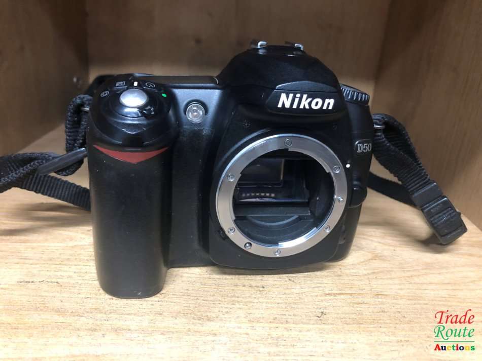 Nikon D50 DSLR Digital Camera (Camera Body ONLY)