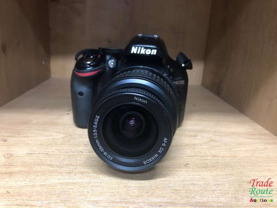 [ 24.1 MEGAPIXELS ] NIKON D5200 DSLR CAMERA +  18-55MM NIKKOR LENS PROFESSIONAL KIT