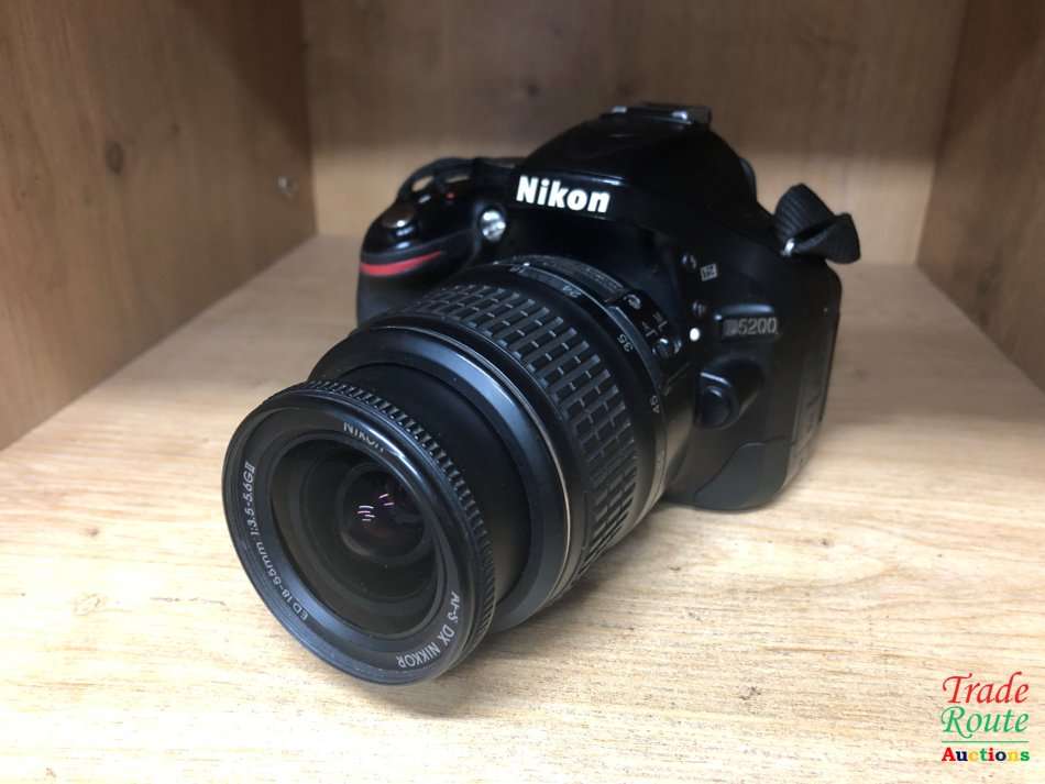 [ 24.1 MEGAPIXELS ] NIKON D5200 DSLR CAMERA +  18-55MM NIKKOR LENS PROFESSIONAL KIT