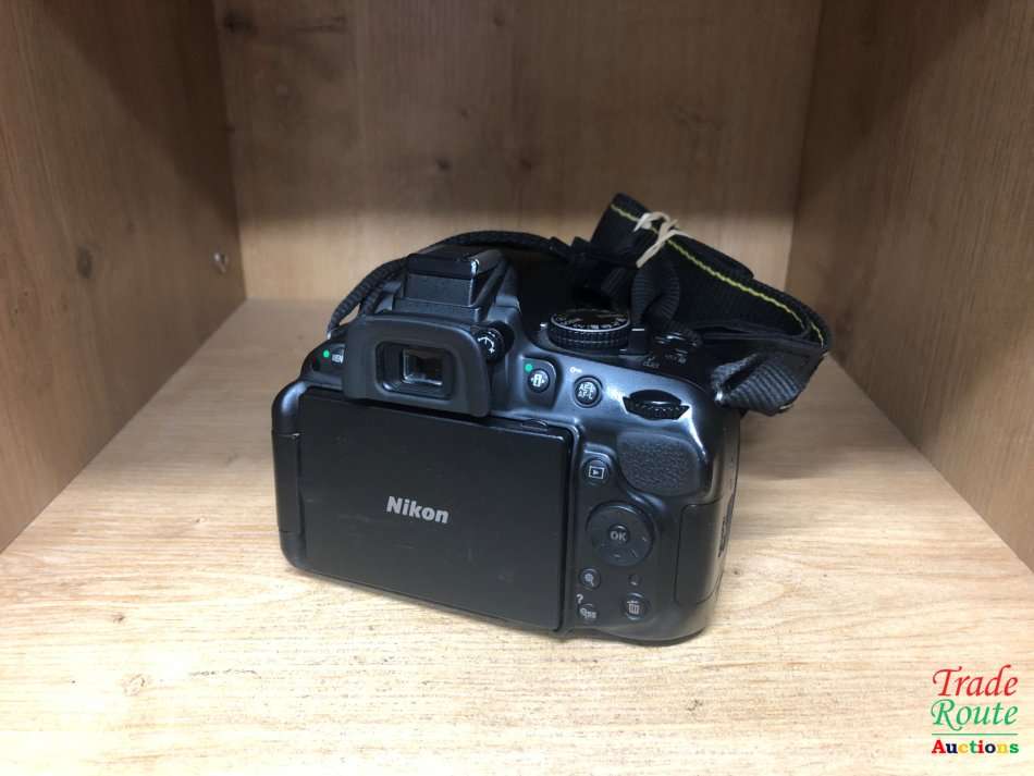 [ 24.1 MEGAPIXELS ] NIKON D5200 DSLR CAMERA +  18-55MM NIKKOR LENS PROFESSIONAL KIT