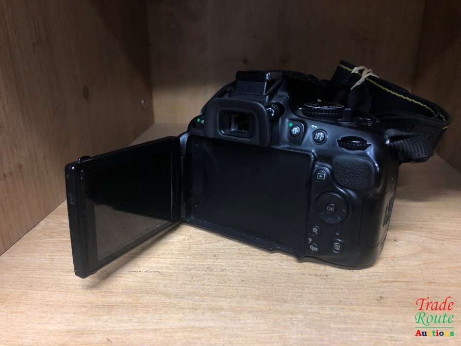 [ 24.1 MEGAPIXELS ] NIKON D5200 DSLR CAMERA +  18-55MM NIKKOR LENS PROFESSIONAL KIT