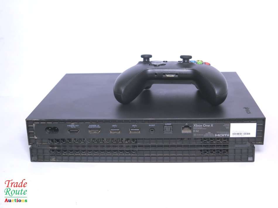 Microsoft Xbox One X 1TB Console (BLACK) Model 1787 + 1 Controller