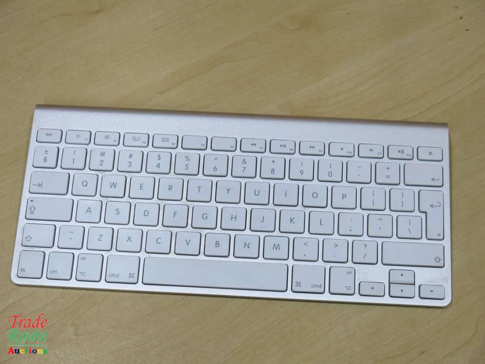 Apple Magic Keyboard A1314 - Wireless bluetooth Keyboard for Apple Imacs, Mac Minis & Macbooks