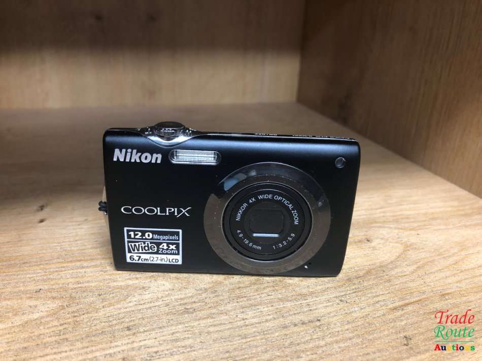 Nikon Coolpix S3000 12-megapixel digital camera with 4X optical zoom (Black) - BOX
