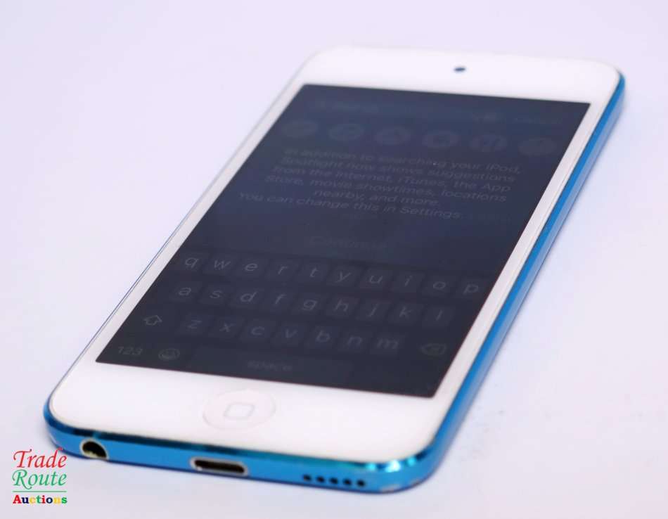 Apple iPod Touch | WHITE/BLUE | 16GB | 5th Generation | A1421 | RETINA DISPLAY