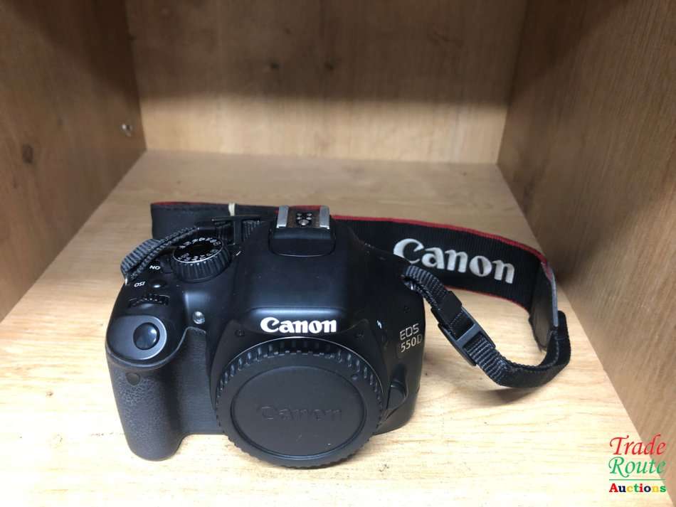Canon EOS 550D Digital SLR camera BODY