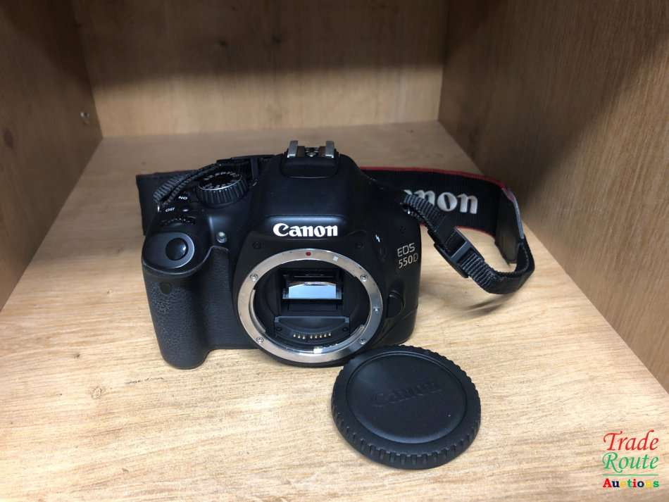 Canon EOS 550D Digital SLR camera BODY