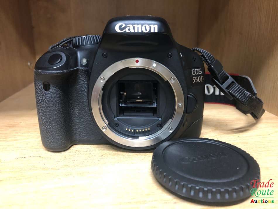 Canon EOS 550D Digital SLR camera BODY