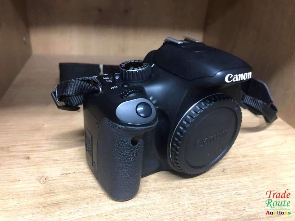 Canon EOS 550D Digital SLR camera BODY