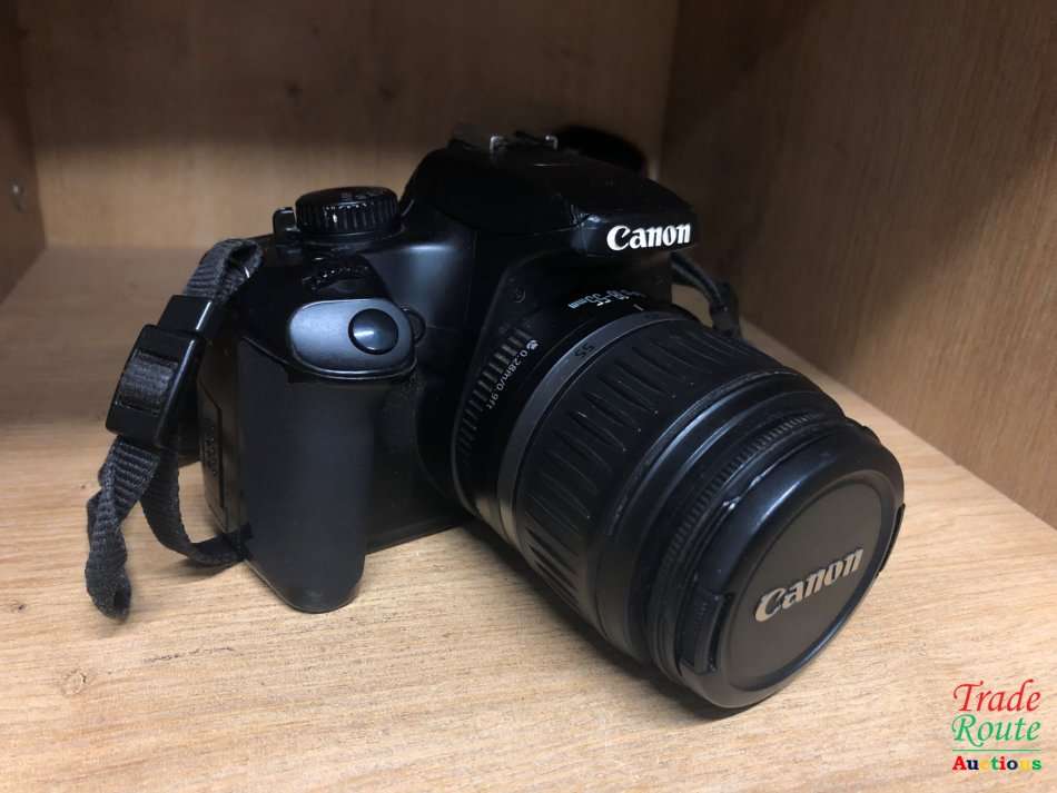 Canon EOS 1000D Digital SLR camera plus Canon 18-55mm Lens Professional KIT