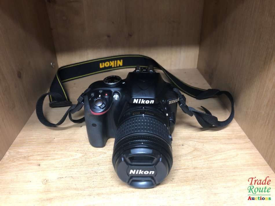 Nikon D3300 24.2 MP CMOS Digital SLR with AF-S DX NIKKOR 18-55mm f/3.5-5.6G DX Zoom Lens (Black)