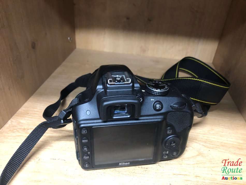 Nikon D3300 24.2 MP CMOS Digital SLR with AF-S DX NIKKOR 18-55mm f/3.5-5.6G DX Zoom Lens (Black)