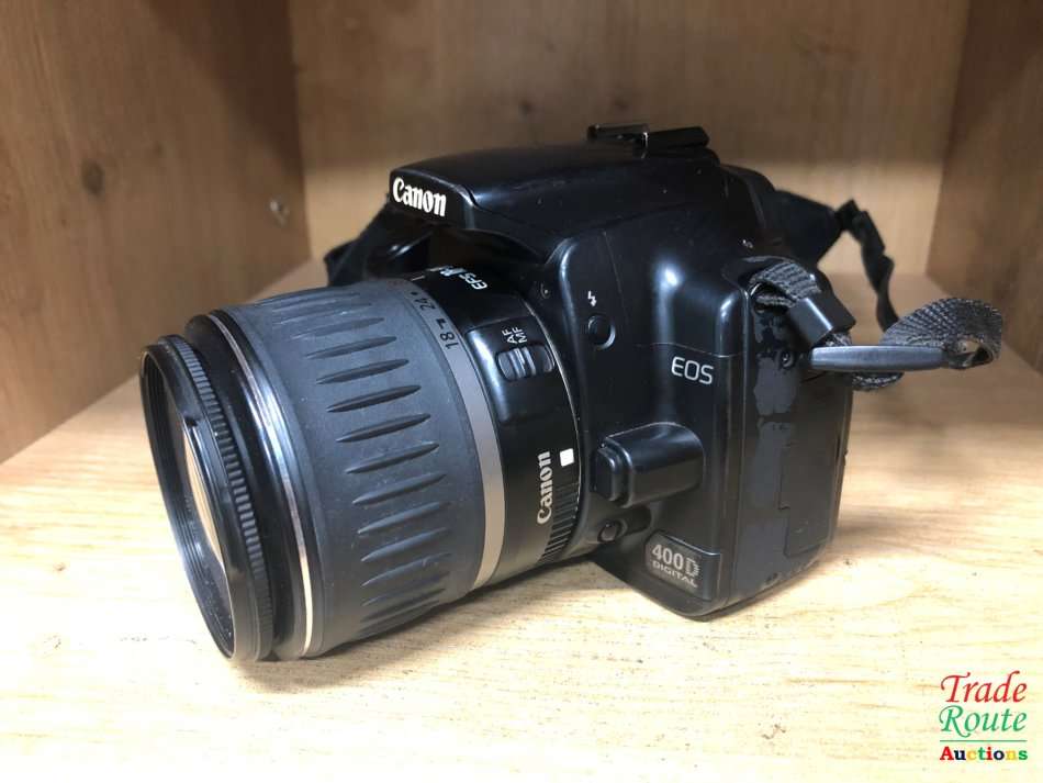 Canon EOS 400D DigitalSLR camera 10.1 Megapixels + Canon EFS 18-55mm Lens