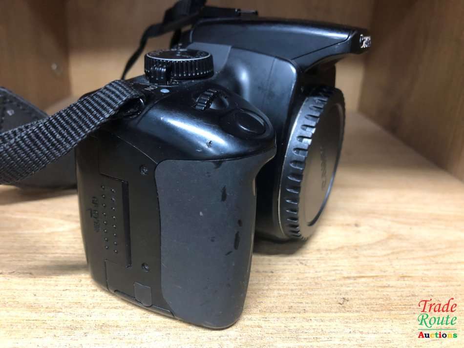 Canon EOS 400D DigitalSLR camera 10.1 Megapixels BODY ONLY