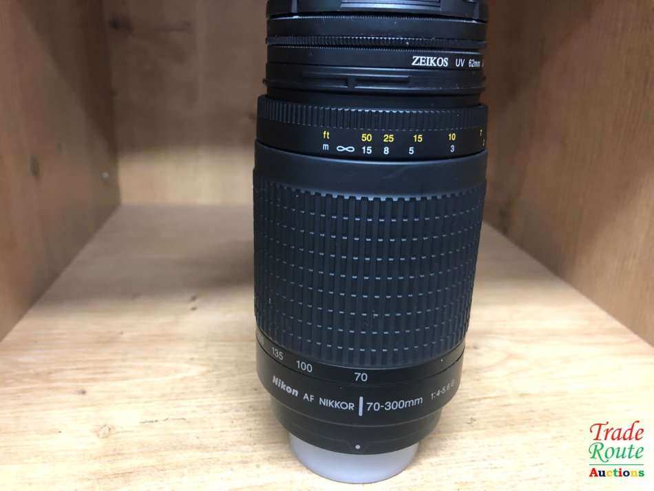 Nikon AF Nikkor 70-300mm f/4-5.6 G Telephoto Zoom lens for Nikon DSLR Cameras ( Nikon 70-300 lens )