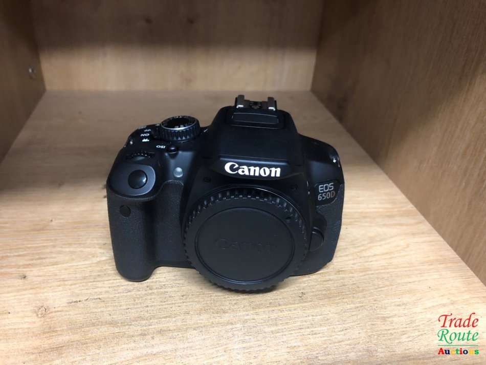CANON 650D Digital SLR CAMERA BODY