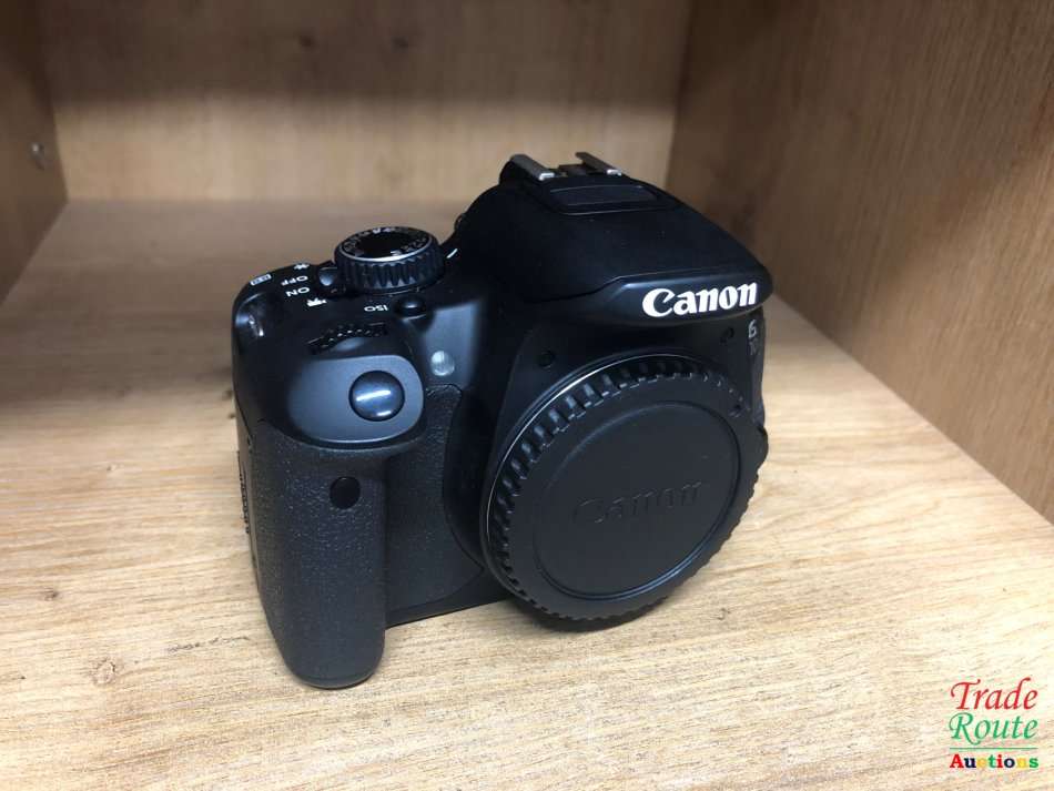 CANON 650D Digital SLR CAMERA BODY